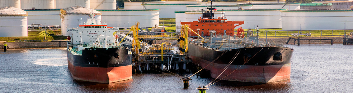 Safe mooring advisory services for compliance and risk management