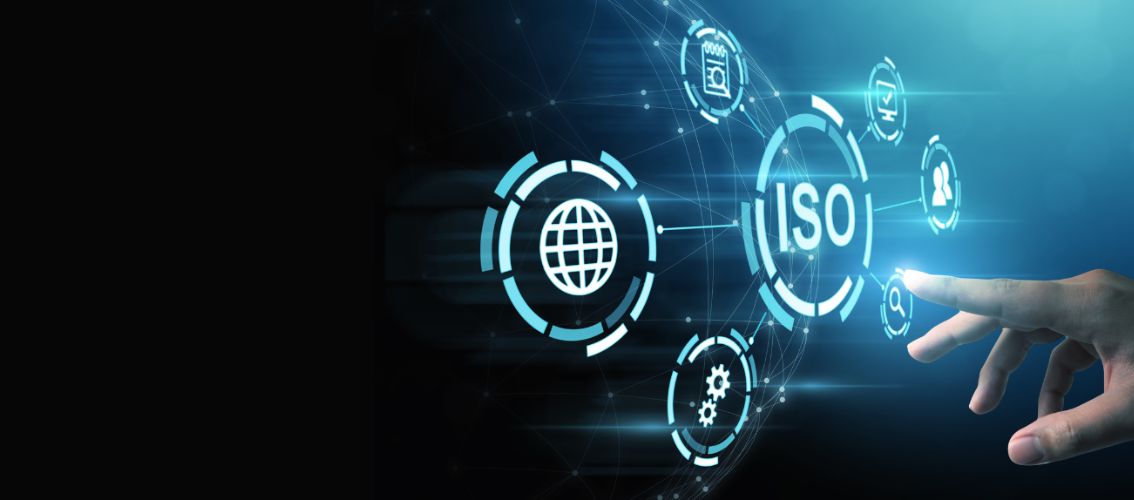 Dedo tocando ISO 9001